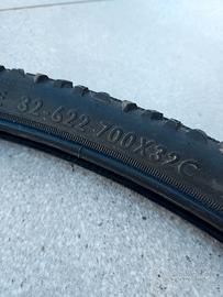 Copertone gravel/ cicloturismo 700x32 Decathlon 