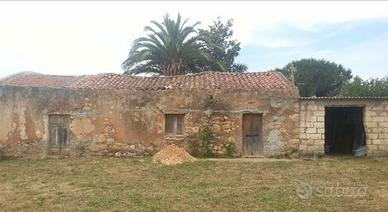 Terreno con casa edificabile nel Comune di Sassari