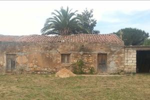 Terreno con casa edificabile nel Comune di Sassari