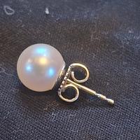 orecchino doro con perla Mikimoto