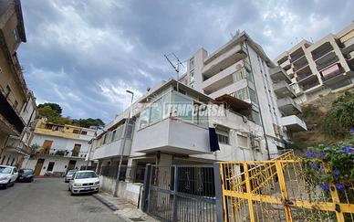 Trilocale oltre accessori in Via Salso - Viale Eur