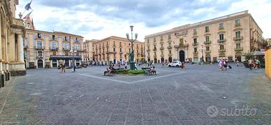 PIAZZA UNIVERSITA' mq.145