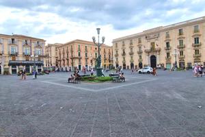PIAZZA UNIVERSITA' mq.145