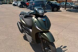 Piaggio Beverly 300 S ABS/ASR – Luglio 2024 –
