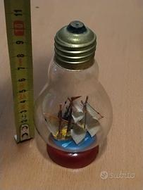 Veliero nella lampadina