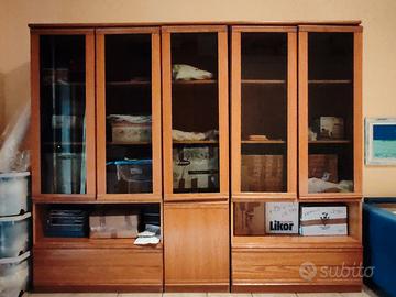 libreria di legno (non truciolato) con vetrine 