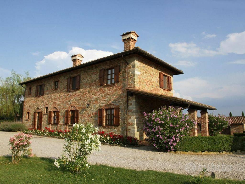 Rustico / Casale di 300 m² con 3 locali e box auto - Vista 5