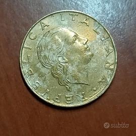 moneta da 200 lire della repubblica italian e:1000