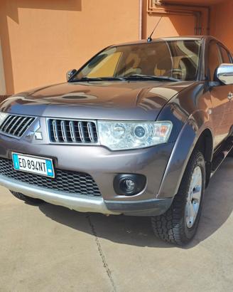 Mitsubishi L200 2.5 DI-D/178CV DC Intense Plus