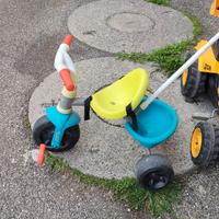 Ruspa e triciclo per bambini