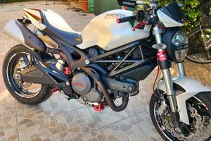 Ducati Monster 696+
