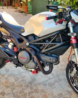 Ducati Monster 696+