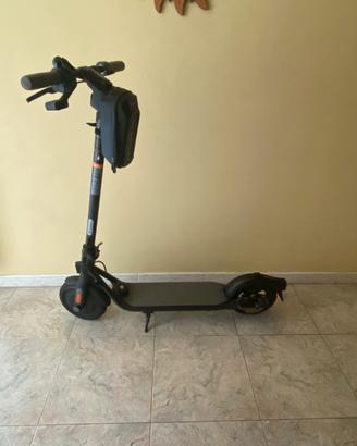 Monopattino Ninebot Segway F25