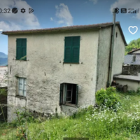 Casa da ristrutturare nel verde