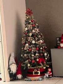 Albero di Natale innevato