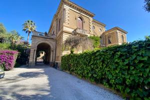 NUDA PROPRIETÀ 200 mq (Piazza Roma)