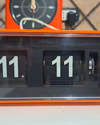 radiosveglia,orologio a cartellini mobili