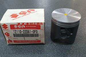 PISTONE SUZUKI PER RG 125 - 12110-22D61-0F0