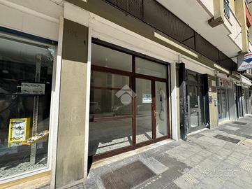 NEGOZIO A BARI