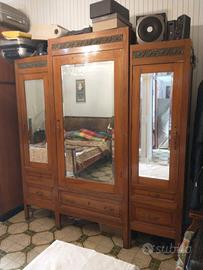 Armadio e cassettiera liberty con specchi autentic
