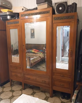 Armadio e cassettiera liberty con specchi autentic