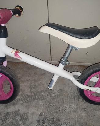 Bicicletta senza pedali 