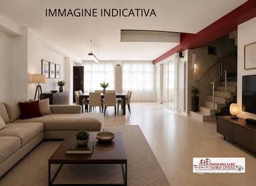 Casa indipendente di 240 m² con più di 5 locali a 