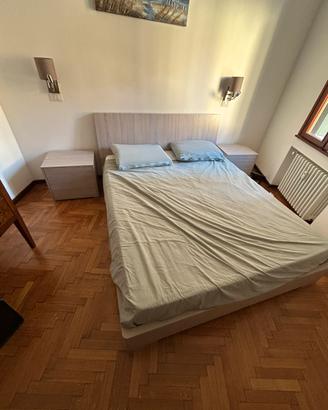 Camera matrimoniale completa con letto contenitore