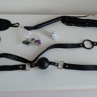 Kit accessori vari set bondage da 13 pezzi nuovo