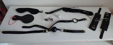 Kit accessori vari set bondage da 13 pezzi nuovo
