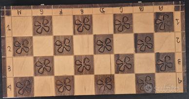 Scacchiera in Legno Fatta a Mano
