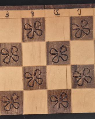 Scacchiera in Legno Fatta a Mano