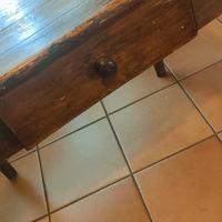 Tavolo vintage in legno massello con cassetto – st