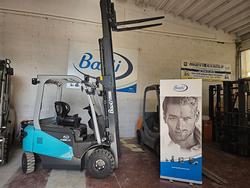 Carrello elevatore elettrico 2500kg montante tripl