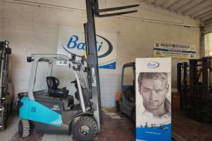 Carrello elevatore elettrico 2500kg montante tripl