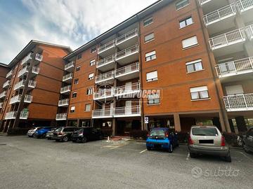 QUADRILOCALE SENZA BARRIERE E CON BOX AUTO