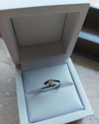 Anello di fidanzamento oro bianco con diamante