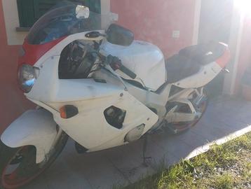 Yamaha fzr 600