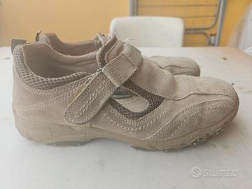 scarpe scamosciate n. 39
