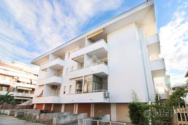 2 LOCALI A FRANCAVILLA AL MARE