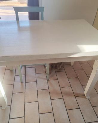 Tavolo i legno con prolunghe