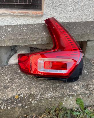 Fanale posteriore volvo xc40