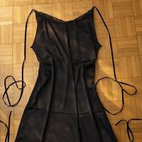 Sottoveste nera in raso + vestaglia omaggio