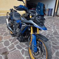 Vstrom 800 DE Akrapovick 