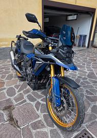 Vstrom 800 DE Akrapovick + borse