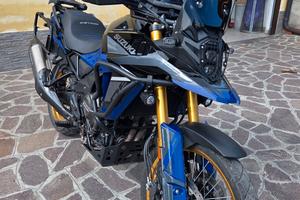 Vstrom 800 DE Akrapovick 