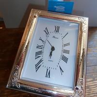 Sveglia con supporto da tavolo