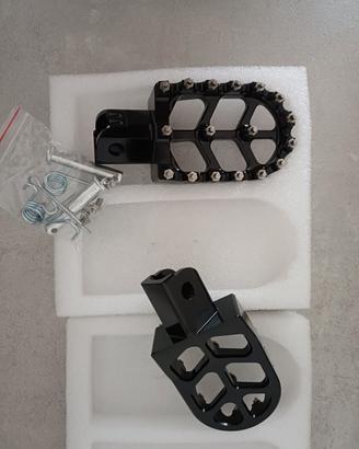 pedali per moto