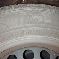 4 pneumatici invernali con cerchi in lamiera