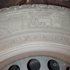 4 pneumatici invernali con cerchi in lamiera